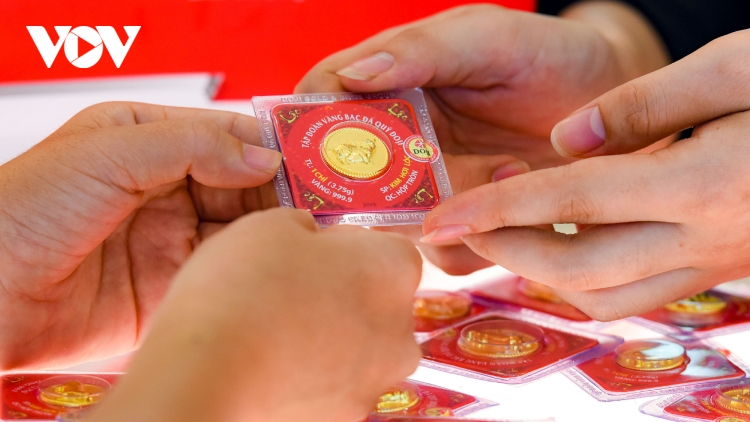 Giá vàng SJC giảm, đang cao hơn giá thế giới 11,46 triệu đồng/lượng