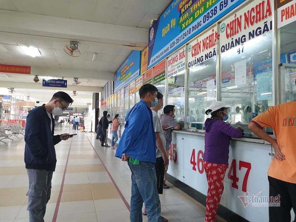 Cảnh chưa từng thấy tại các bến xe khi TP.HCM chuyển thành vùng xanh